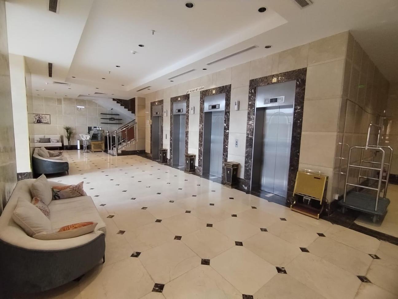 Al Kiram Hotel Al Azizia Mecca Екстер'єр фото