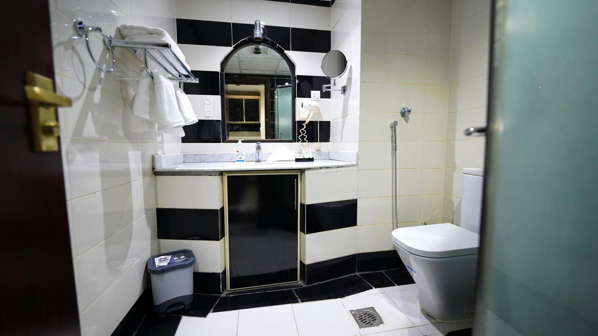 Al Kiram Hotel Al Azizia Mecca Екстер'єр фото